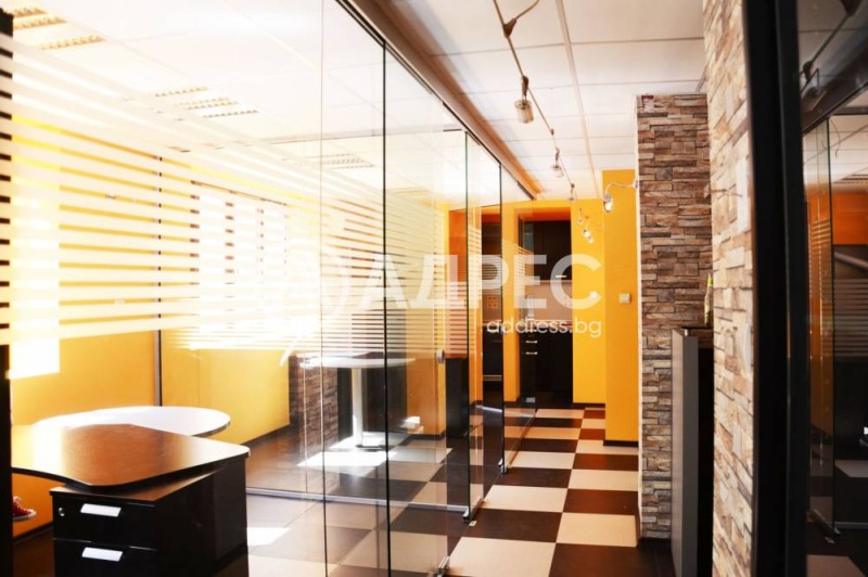 A louer  Bureau Sofia , Tsentar , 110 m² | 95219636 - image [9]