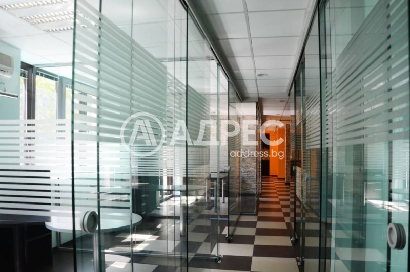 A louer  Bureau Sofia , Tsentar , 110 m² | 95219636 - image [2]