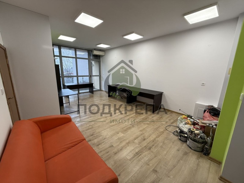 Дава под наем ОФИС, гр. Пловдив, Гагарин, снимка 3 - Офиси - 53350243