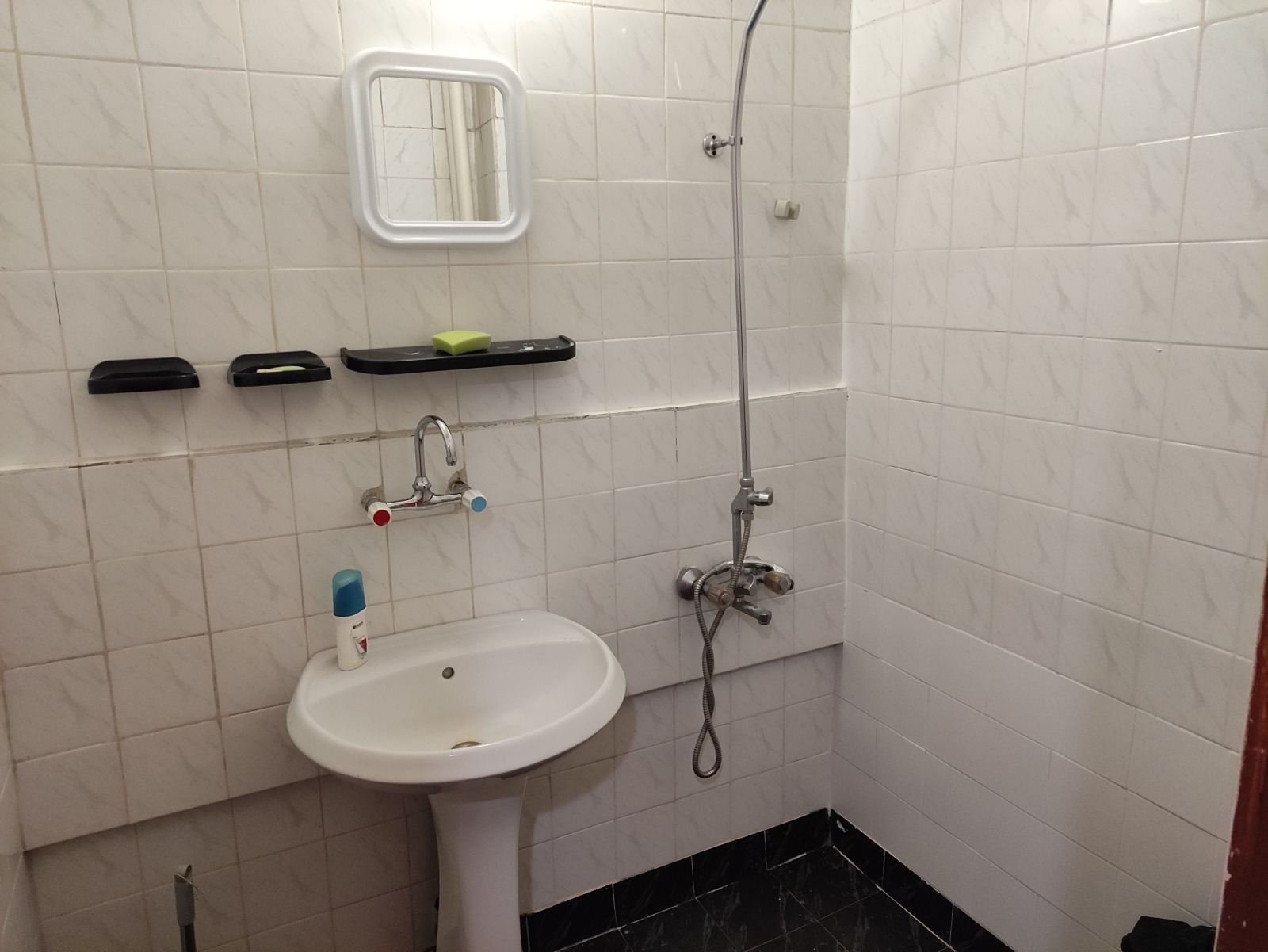 Дава под наем 2-СТАЕН, гр. София, Дружба 1, снимка 5 - Апартаменти - 54186596