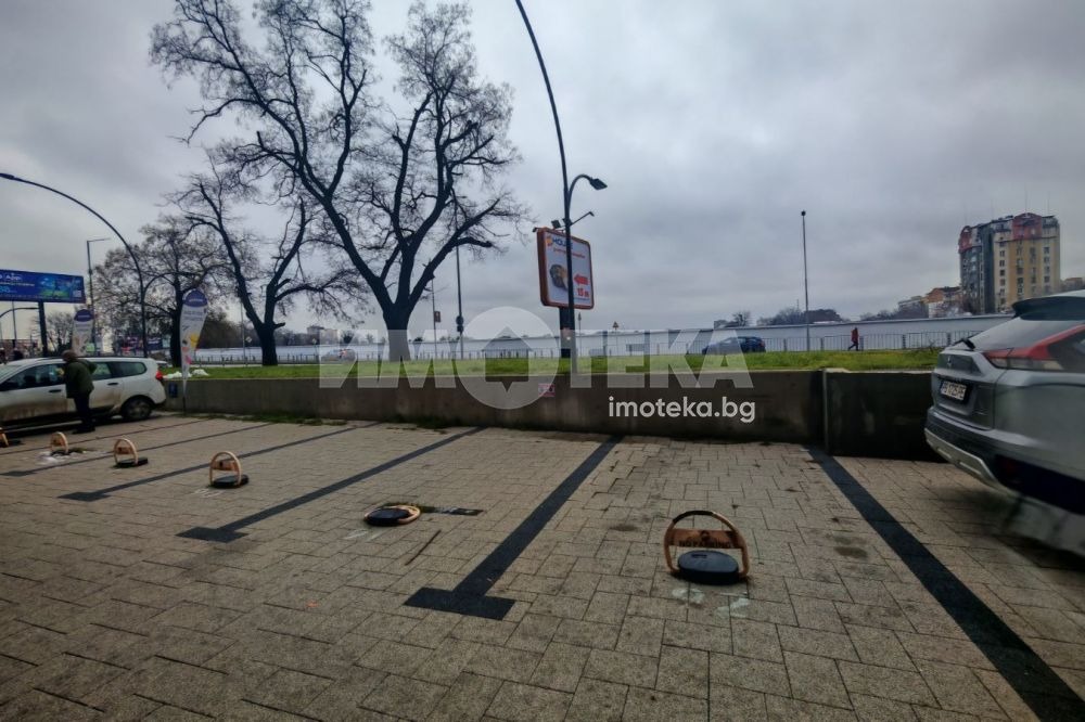 Дава под наем МАГАЗИН, гр. Пловдив, Център, снимка 2 - Магазини - 54641368