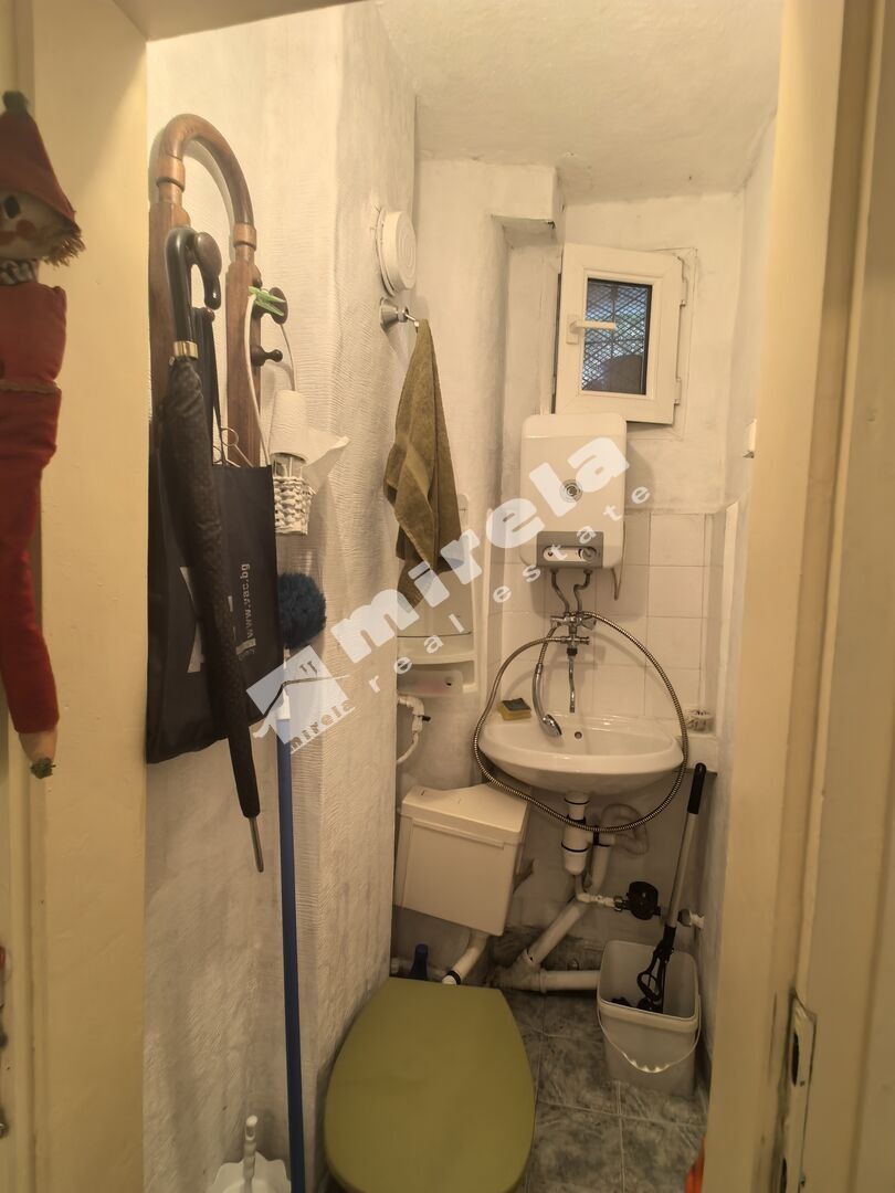 Дава под наем 2-СТАЕН, гр. Ямбол, Център, снимка 10 - Апартаменти - 54118865