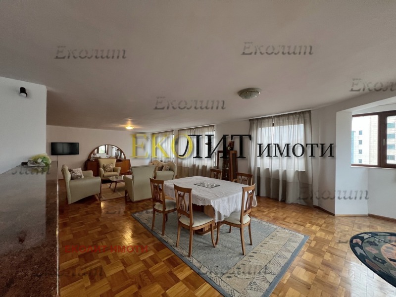 En renta  2 dormitorios Sofia , Jipodruma , 220 metros cuadrados | 48036426 - imagen [3]