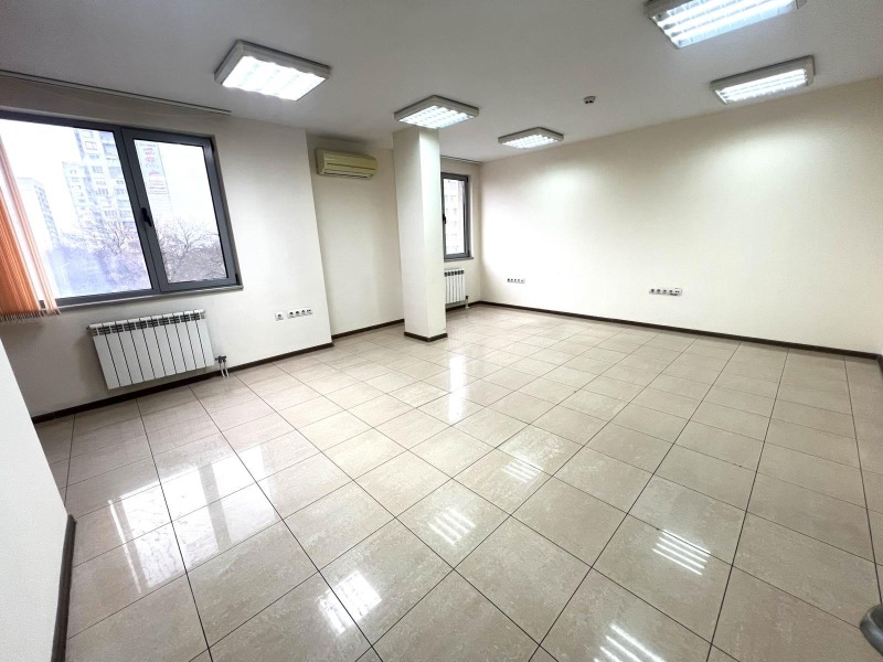 Издаје се  Канцеларија Пловдив , Каршијака , 110 м2 | 55929541 - слика [2]
