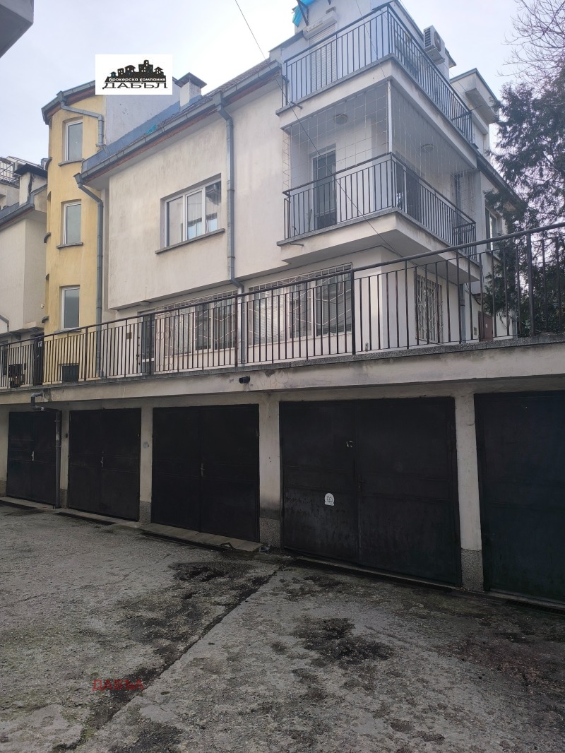 Дава под Наем ГАРАЖ в град София, Център - 20 кв.м / 150 € » 293.37 лв., ДАБЪЛ