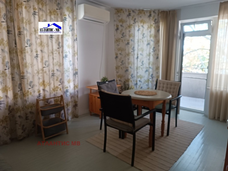 Издаје се  1 спаваћа соба Варна , Спортна зала , 65 м2 | 42705435 - слика [5]