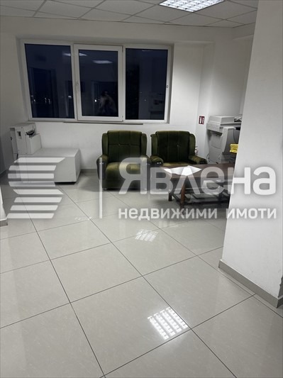 Дава под наем СКЛАД, гр. София, Военна рампа, снимка 6 - Складове - 55535119