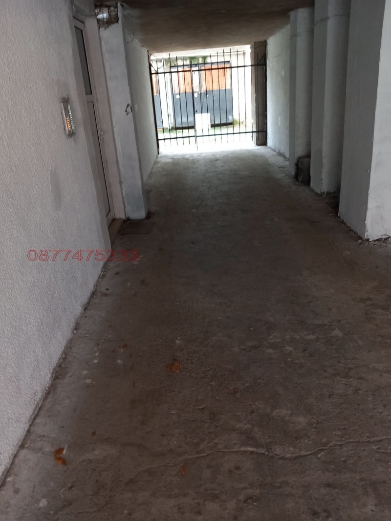 Дава под наем ГАРАЖ, ПАРКОМЯСТО, гр. София, Зона Б-19, снимка 2 - Гаражи и паркоместа - 53039679