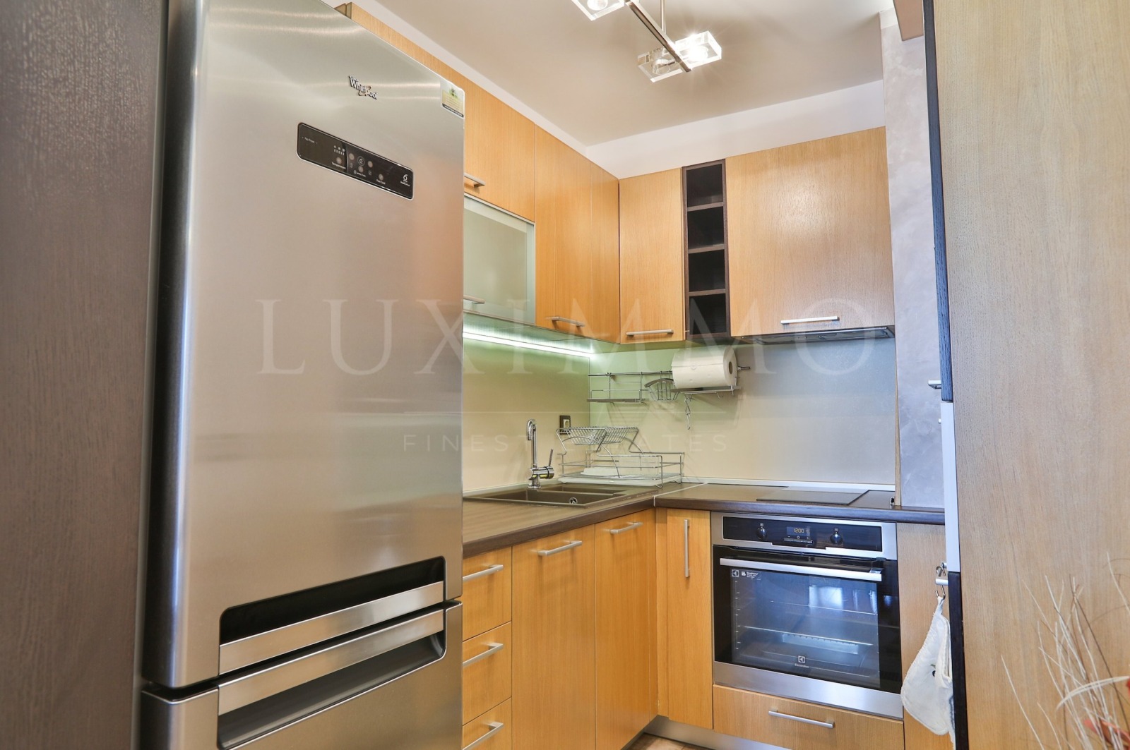 Дава под наем 2-СТАЕН, гр. София, Център, снимка 4 - Апартаменти - 53779575