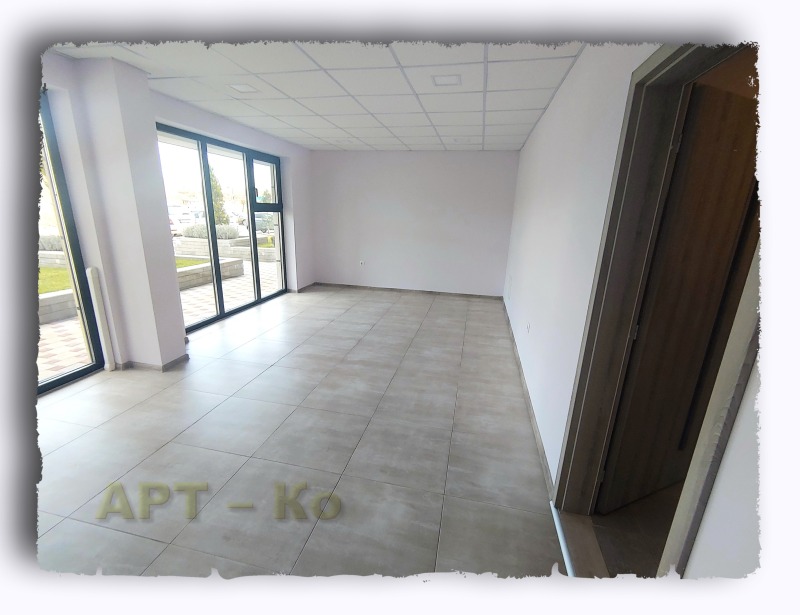 Дава под наем ОФИС, гр. Перник, Изток, снимка 8 - Офиси - 53427637