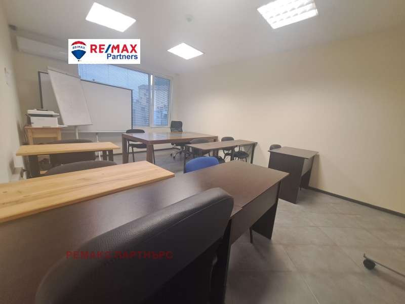 Kiadó  Hivatal Varna , Centar , 600 négyzetméter | 40916038 - kép [6]