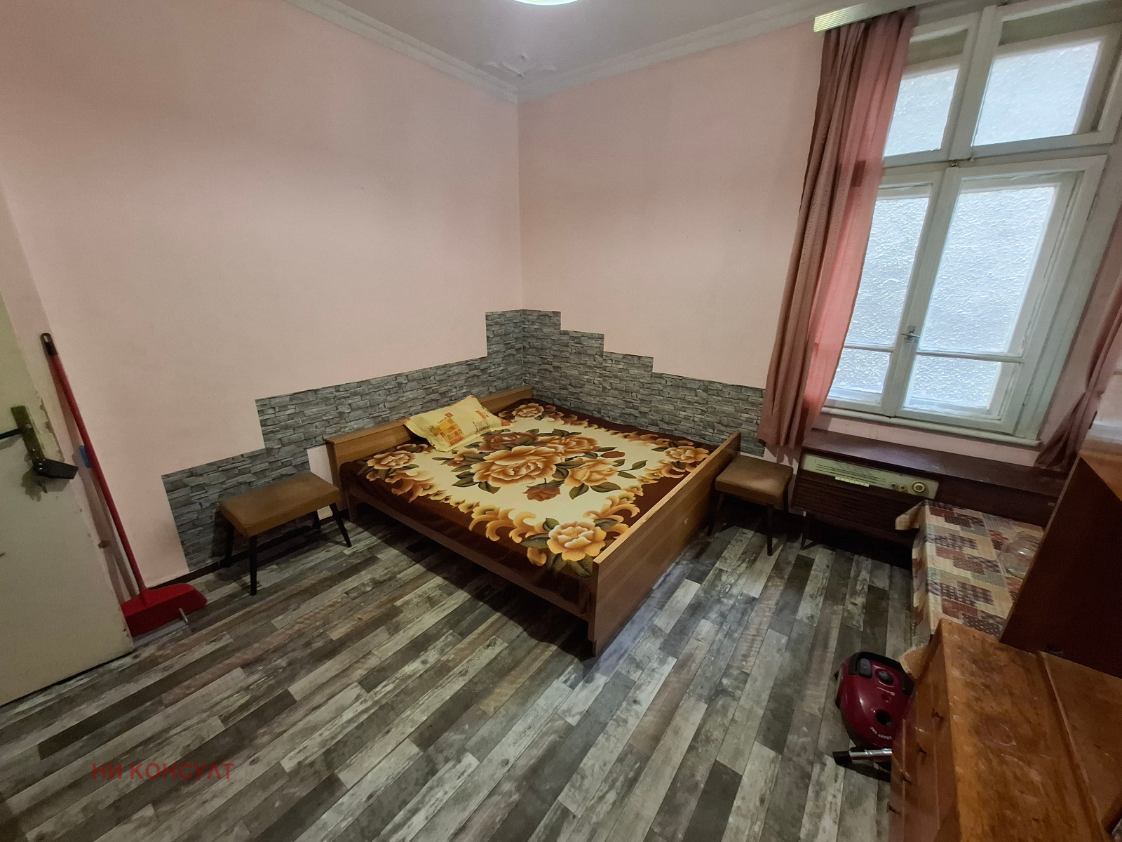 Дава под наем СТАЯ, гр. София, Център, снимка 2 - Стаи под наем - 54037871