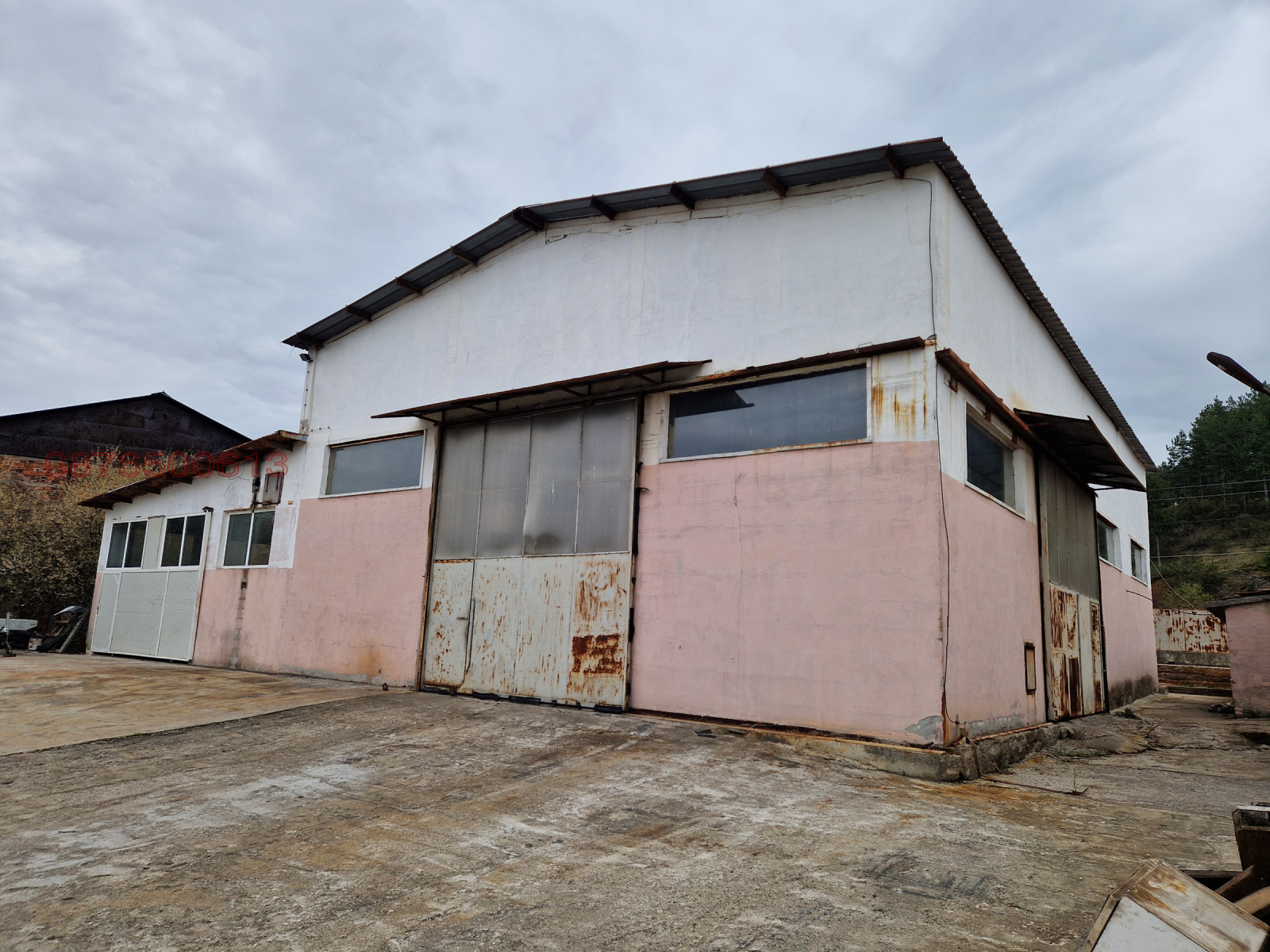 Дава под наем ПРОМ. ПОМЕЩЕНИЕ, гр. Батановци, област Перник