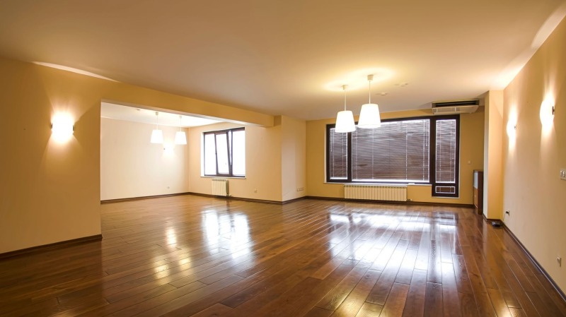 Do wynajęcia  3 sypialnie Sofia , Centar , 220 mkw | 92765591