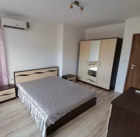 1 quarto Lazur, Burgas 3