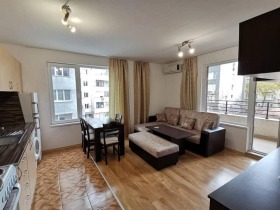 1 bedroom Lazur, Burgas 1