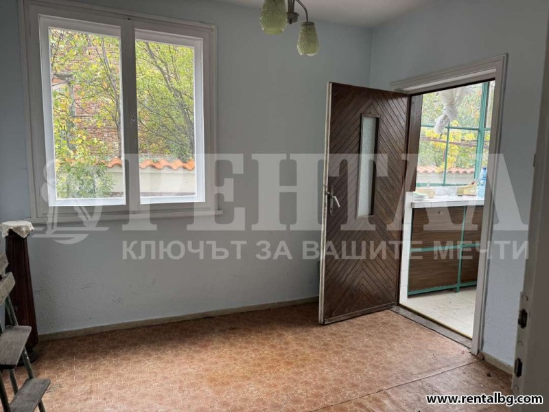 Дава под наем КЪЩА, с. Белащица, област Пловдив, снимка 16 - Къщи - 51564688