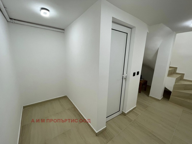 Дава под наем МАГАЗИН, гр. Благоевград, Идеален център, снимка 4 - Магазини - 52555786