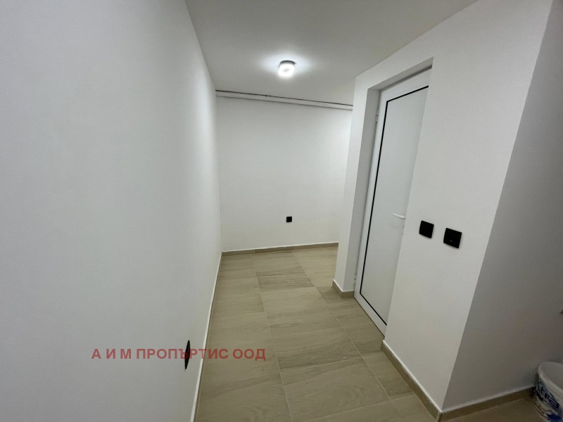 Дава под наем МАГАЗИН, гр. Благоевград, Идеален център, снимка 6 - Магазини - 52555786