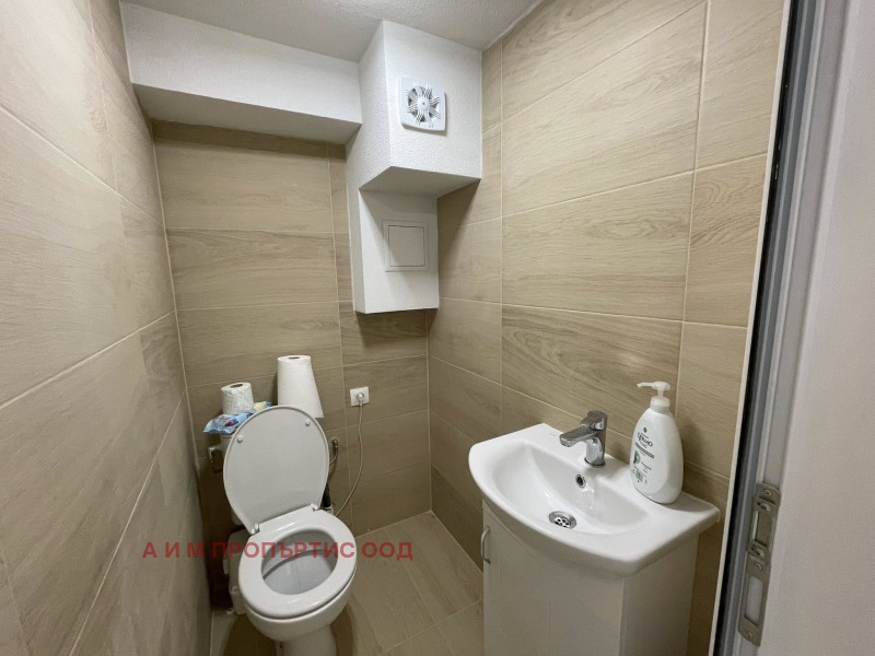 Дава под наем МАГАЗИН, гр. Благоевград, Идеален център, снимка 5 - Магазини - 52555786