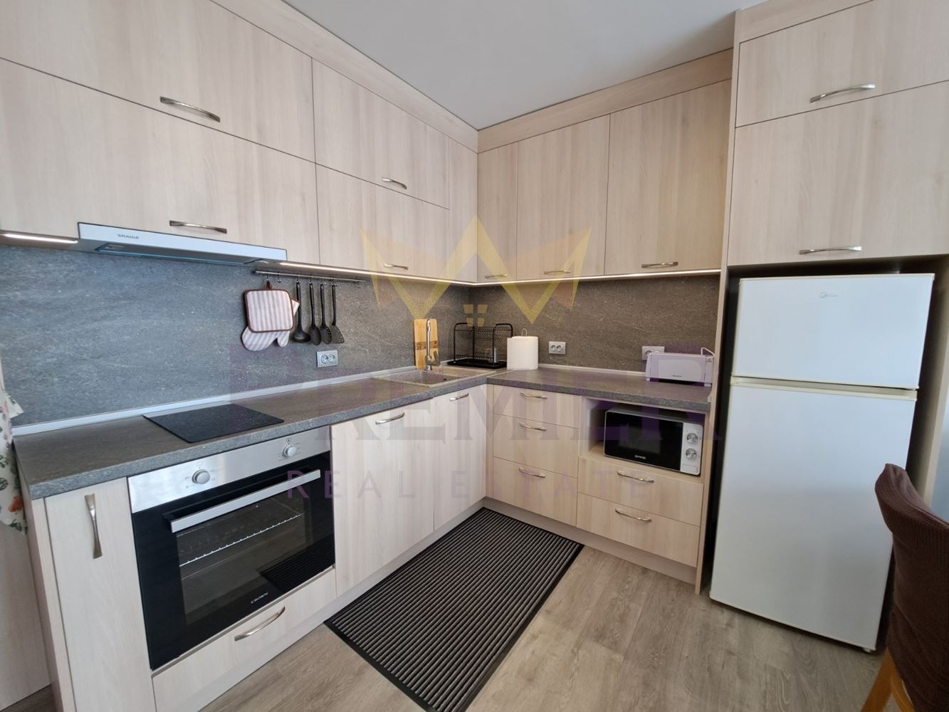 Дава под наем 3-СТАЕН, гр. Варна, Левски 1, снимка 2 - Апартаменти - 53874074