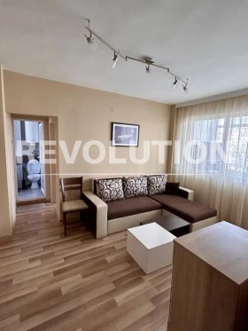 1 chambre Zimno kino Trakiya, Varna 1