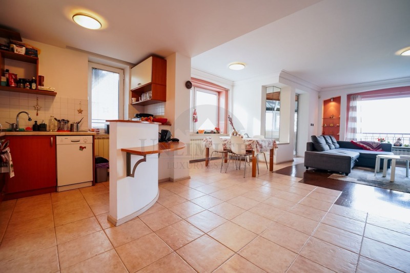Vuokrattavana  Talo Sofia , Bojana , 440 neliömetriä | 91920628 - kuva [4]