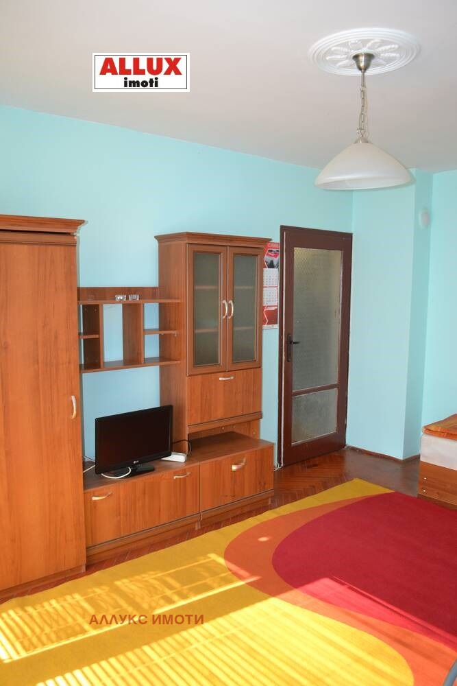 Da affittare  Studio Ruse , Vazragdane , 40 mq | 57163193