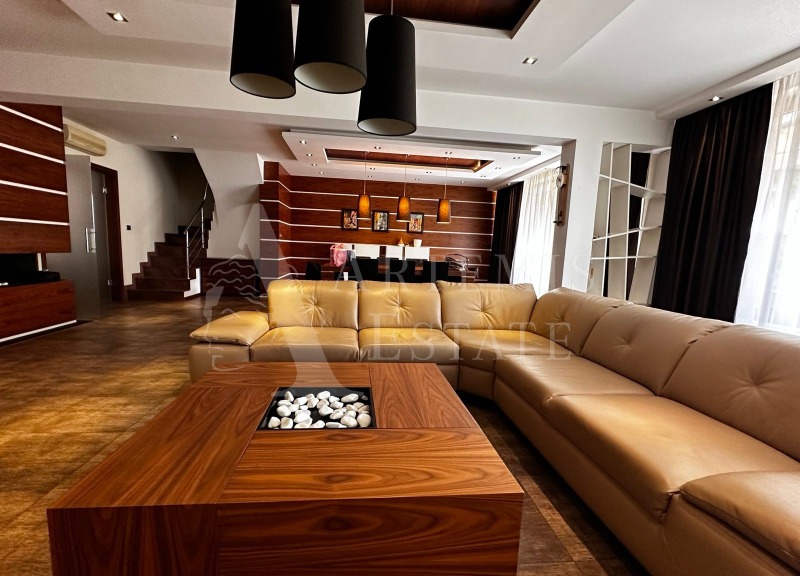 Til leje  Hus Sofia , Pavlovo , 350 kvm | 82431558