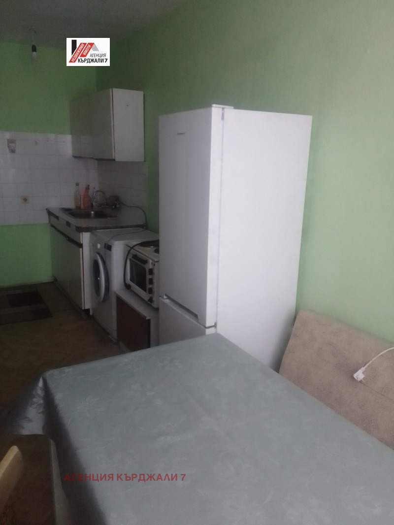 Дава под наем  3-стаен град Кърджали , Център , 65 кв.м | 92925663 - изображение [3]
