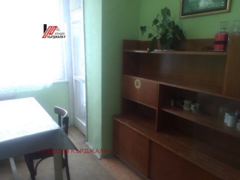 Дава под наем  3-стаен град Кърджали , Център , 65 кв.м | 92925663 - изображение [2]