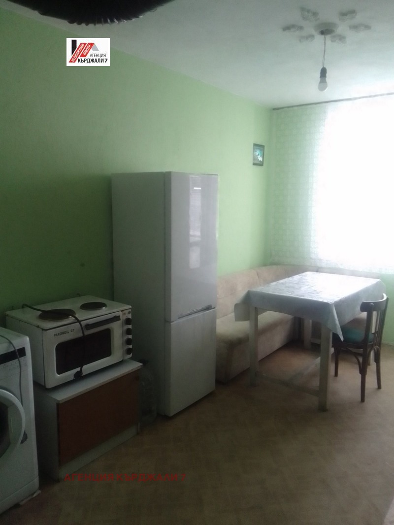 Дава под наем  3-стаен град Кърджали , Център , 65 кв.м | 92925663