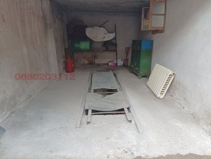 Дава под наем ГАРАЖ, ПАРКОМЯСТО, гр. Враца, Център, снимка 2 - Гаражи и паркоместа - 52947573