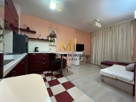 1 quarto Lazur, Burgas 6