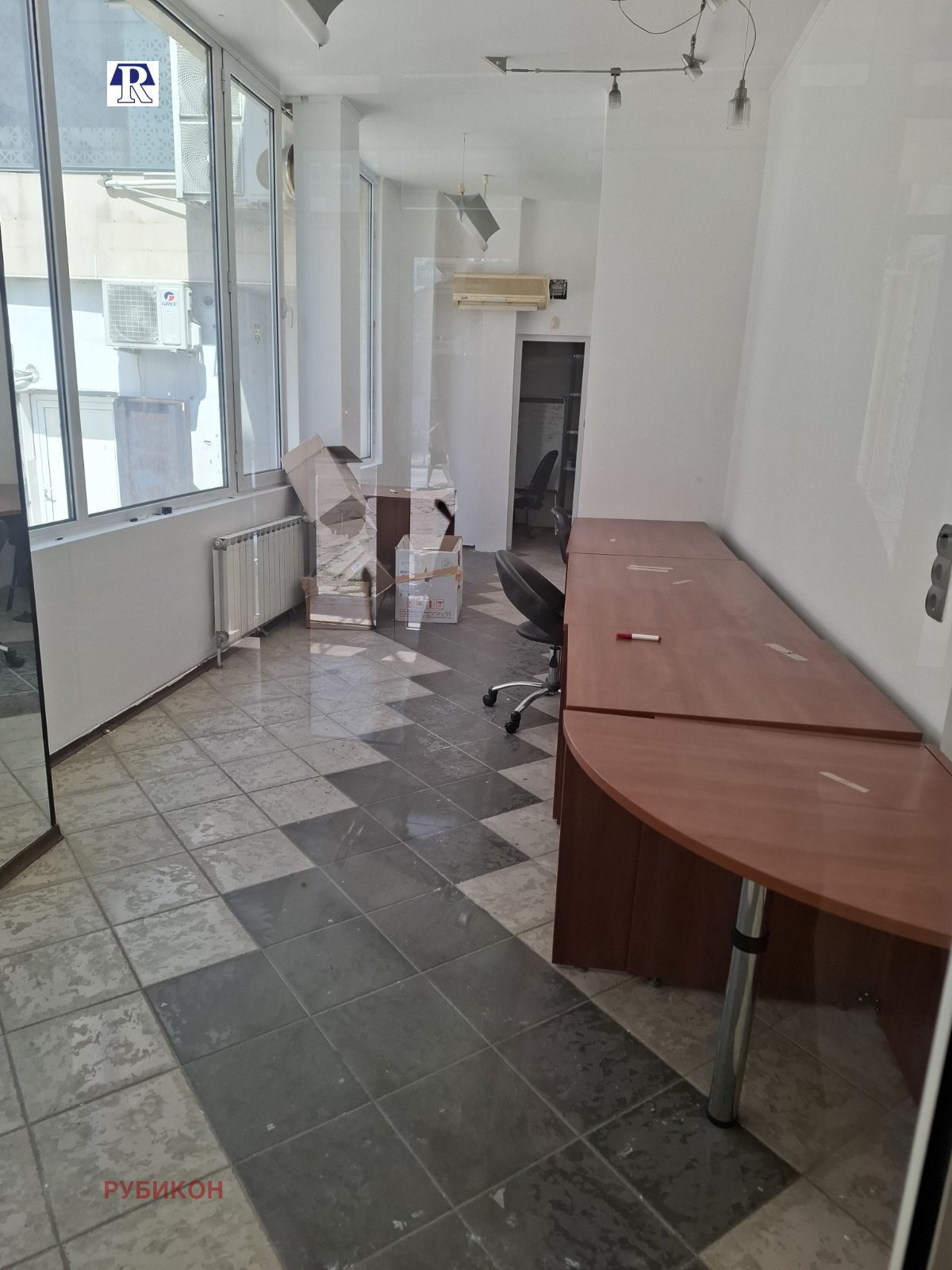Дава под наем ОФИС, гр. Плевен, Идеален център, снимка 2 - Офиси - 55107671