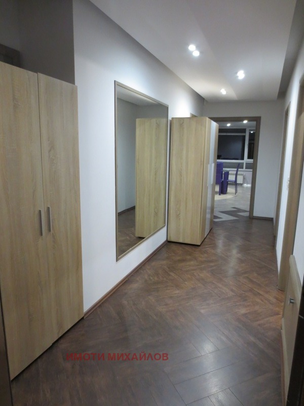 Издаје се  3 спаваће собе Софија , Стрелбиште , 150 м2 | 40978052 - слика [7]