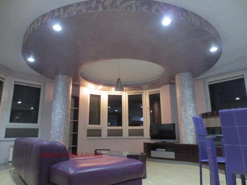 Издаје се  3 спаваће собе Софија , Стрелбиште , 150 м2 | 40978052 - слика [3]