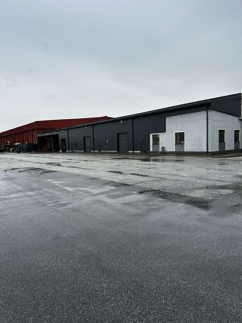 Дава под наем ПРОМ. ПОМЕЩЕНИЕ, гр. Пловдив, Индустриална зона - Юг, снимка 2 - Производствени сгради - 52198034