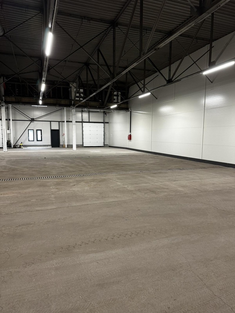 Дава под наем ПРОМ. ПОМЕЩЕНИЕ, гр. Пловдив, Индустриална зона - Юг