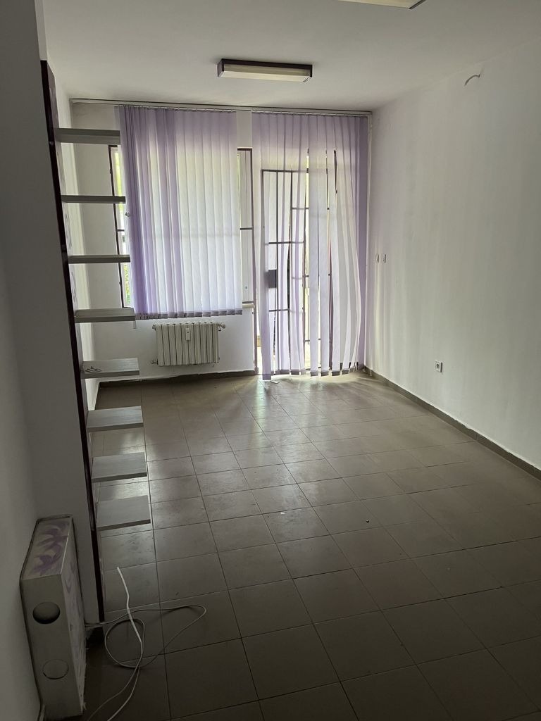 Дава под нем  Офис, град София, Гоце Делчев •  500 лв. • ID 43128316 — holmes.bg - [1] 