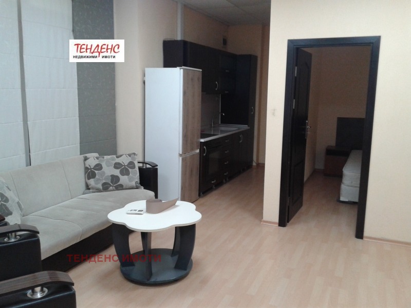 Para alugar  Estúdio Kardjali , Vazrojdenci , 50 m² | 81056468