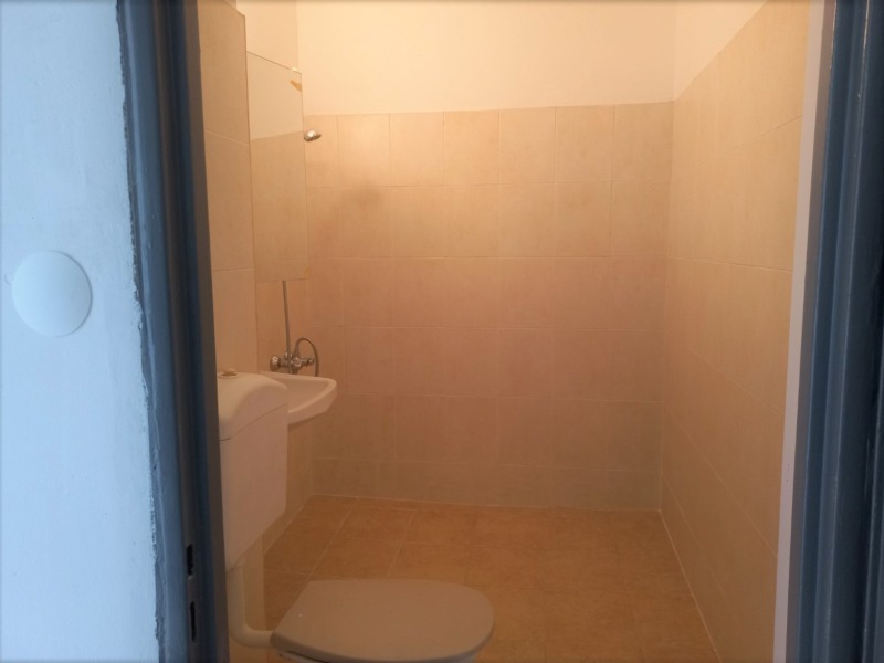 Дава под наем 2-СТАЕН, гр. София, Света Троица, снимка 14 - Апартаменти - 53412885