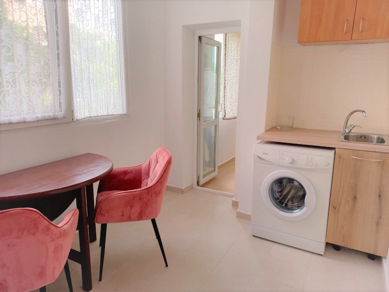 Дава под наем 2-СТАЕН, гр. София, Света Троица