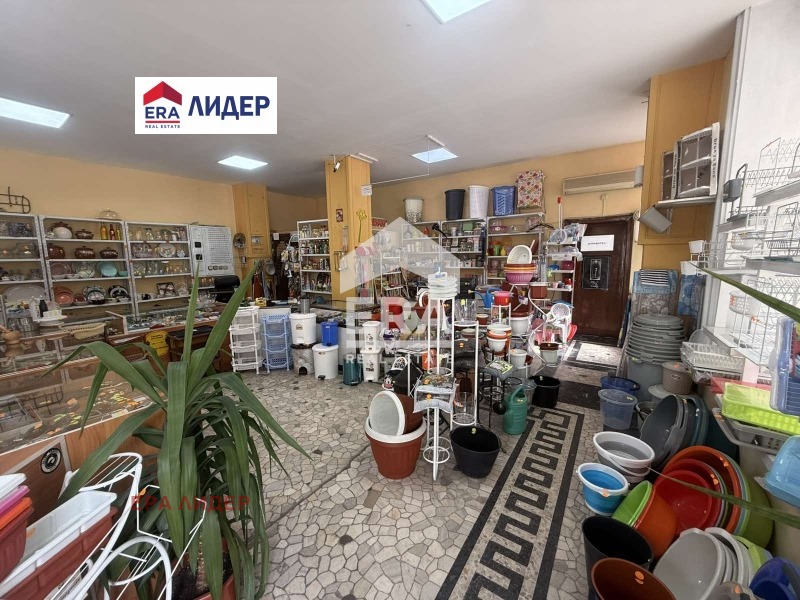 Дава под наем МАГАЗИН, гр. Русе, Широк център, снимка 3 - Магазини - 55901779