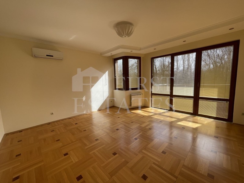 K pronájmu  3+ ložnice Sofia , Geo Milev , 270 m2 | 24135224 - obraz [3]