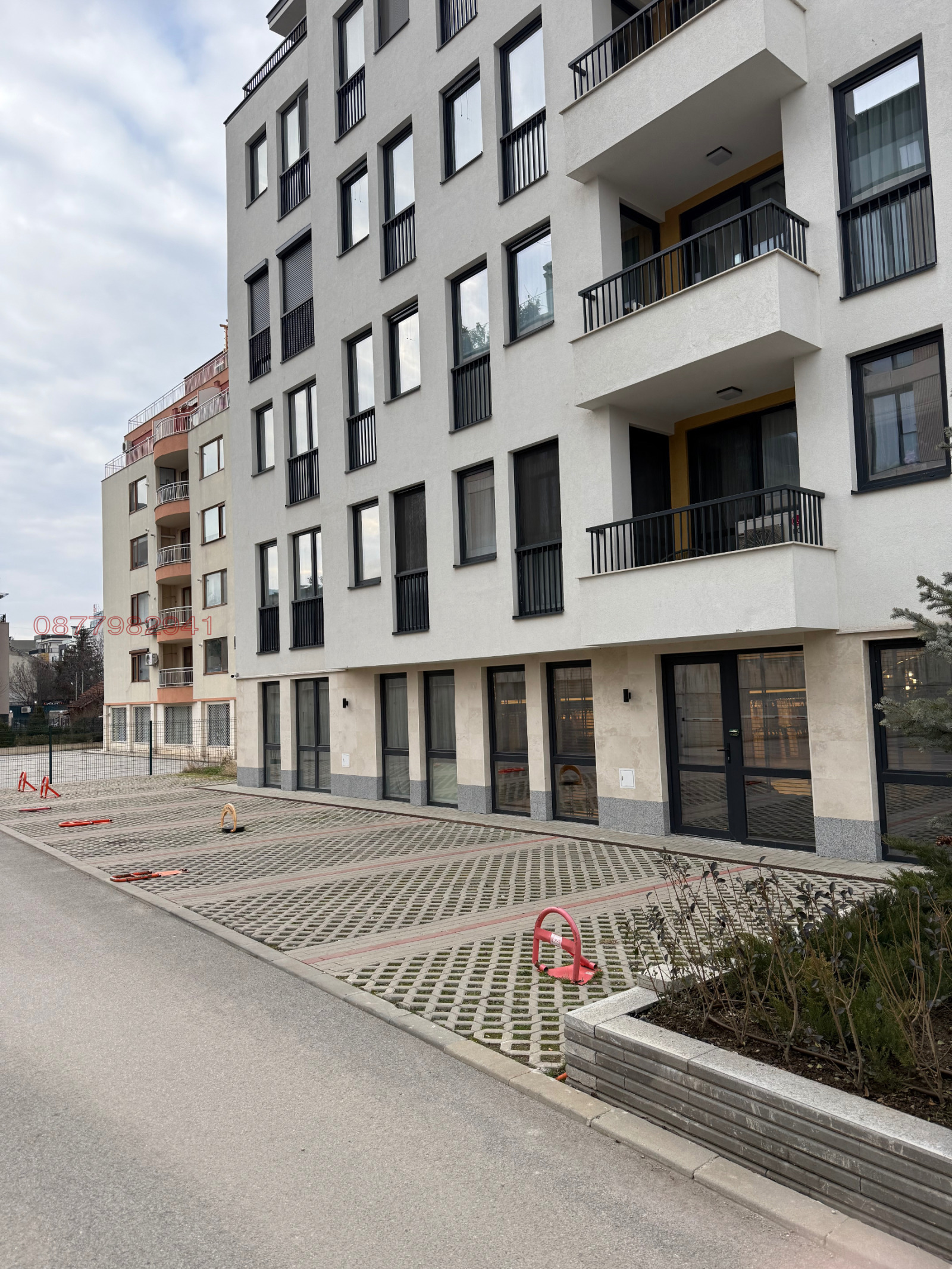 Дава под наем ГАРАЖ, ПАРКОМЯСТО, гр. София, Кръстова вада