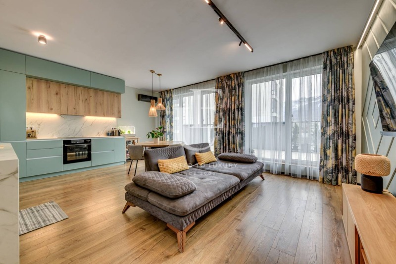 Kiadó  2 hálószobás Sofia , Vitosa , 150 négyzetméter | 10899590