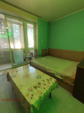 De inchiriat Studio