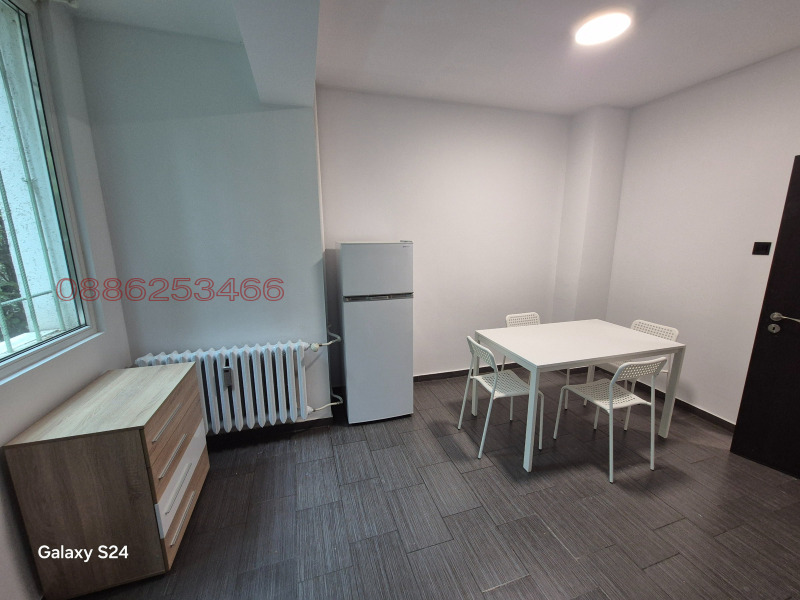 Издаје се  1 спаваћа соба Софија , Лозенец , 70 м2 | 53201491 - слика [2]