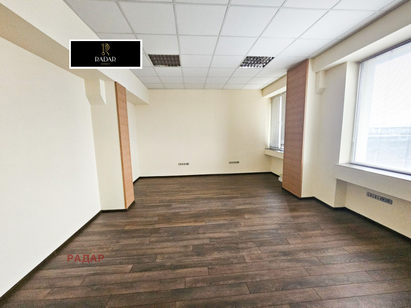 A louer  Bureau Sofia , Hadji Dimitar , 20 m² | 90200017